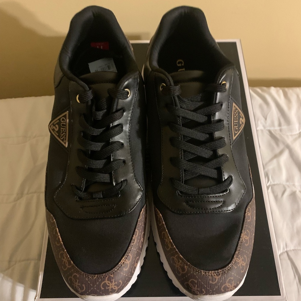 GUESS Men's Black Sneakers with Brown Detailing